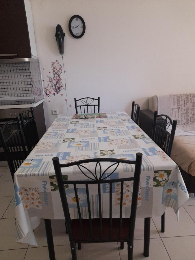 Christina Apartment Νεα Περαμοσ Néa Péramos Exterior foto